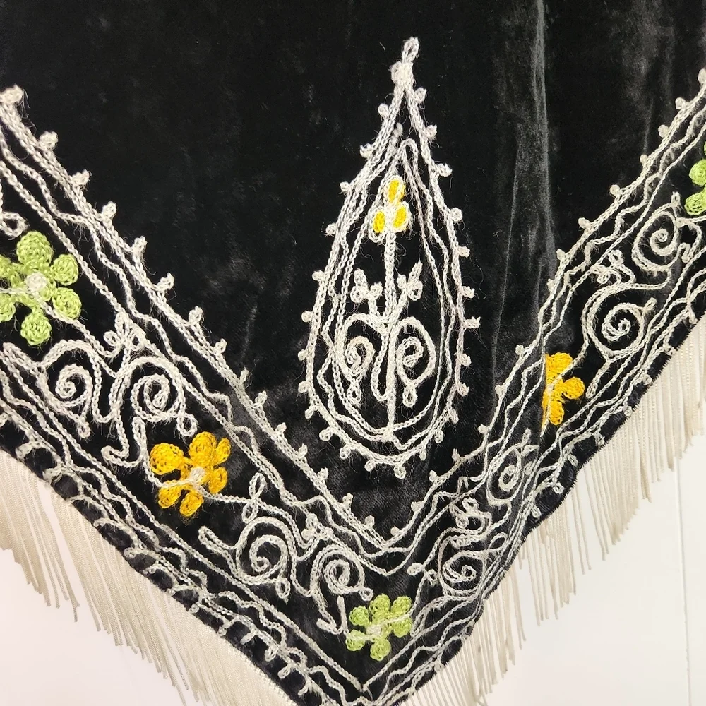 Vintage Black Velvet Fringe Poncho Scarf Embroidered Boho Western Womens 70s 90s - Picture 3 of 12